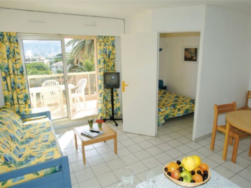 Residence Odalys Open Golfe Juan Kültér fotó